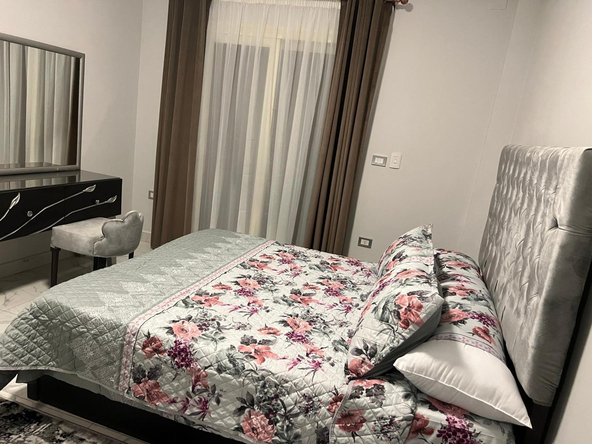 Luxury Apartments Beside Mall Of Arabia And Dar Al-Fouad Hospital - Families Only- No Alcoholic Beverages 6th of October City Buitenkant foto