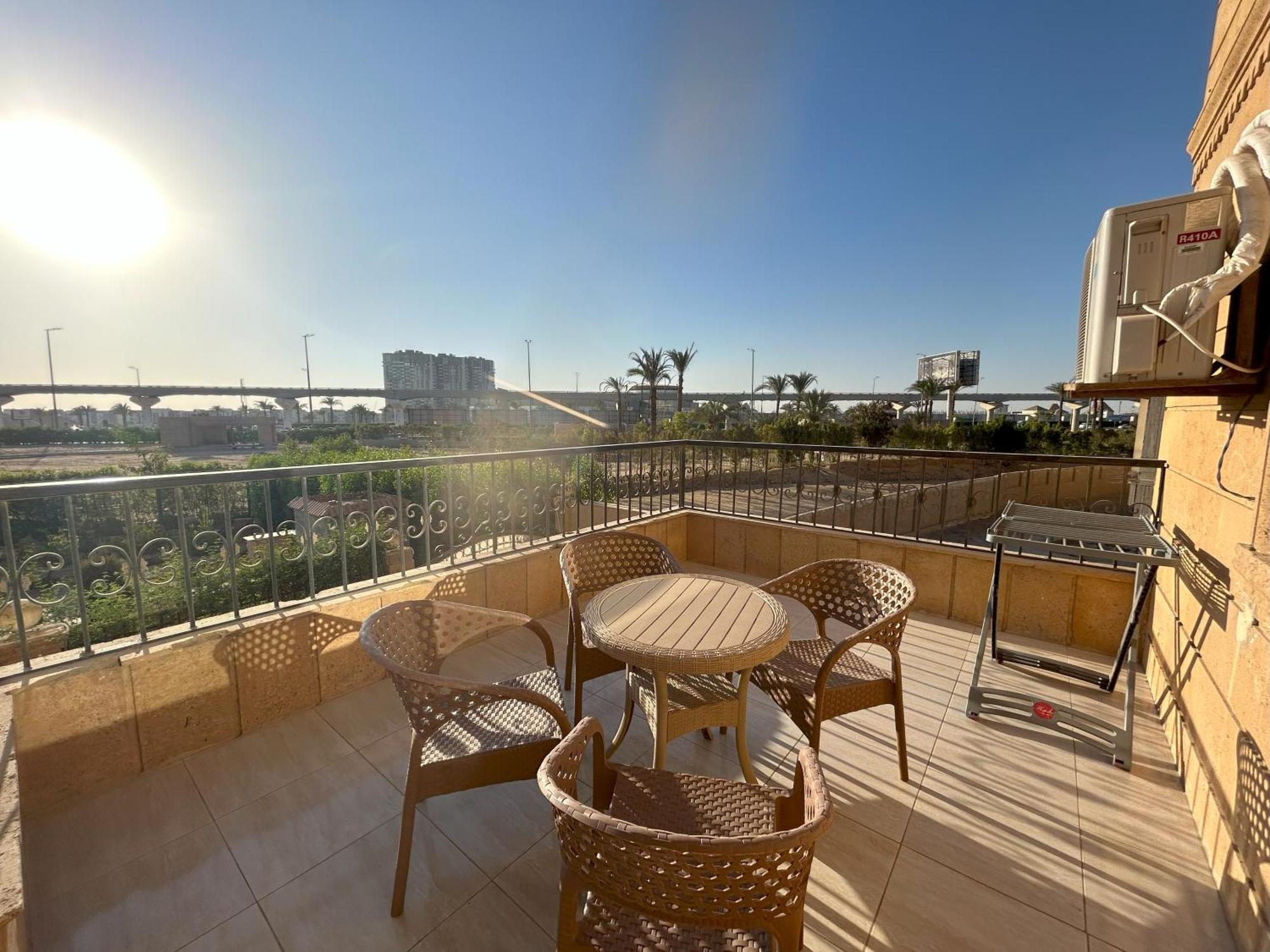 Luxury Apartments Beside Mall Of Arabia And Dar Al-Fouad Hospital - Families Only- No Alcoholic Beverages 6th of October City Buitenkant foto